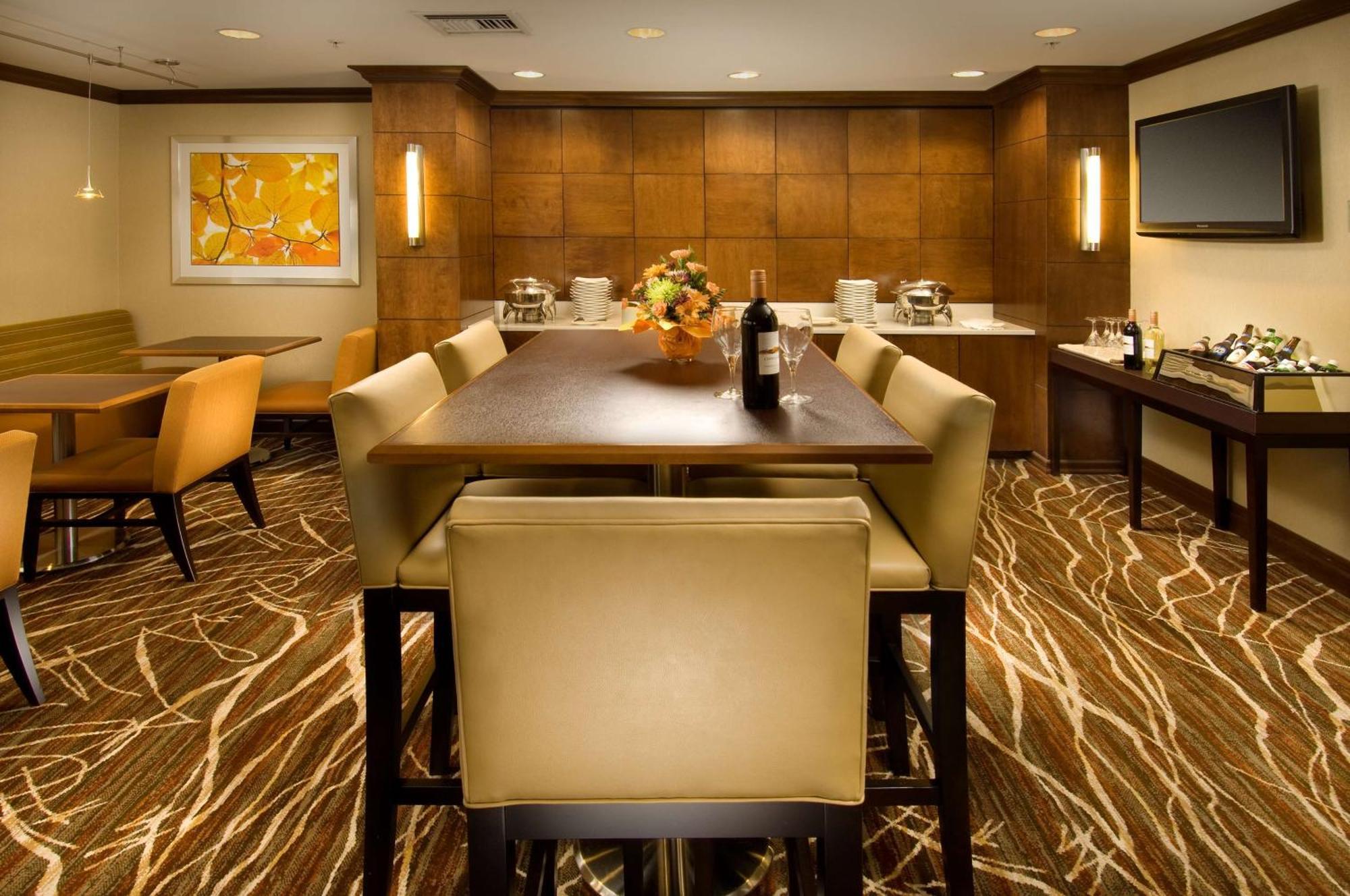 ดับเบิ้ลทรี บายฮิลตัน สเตอร์ลิง ดัลเลสแอร์พอร์ต Hotel ภายนอก รูปภาพ